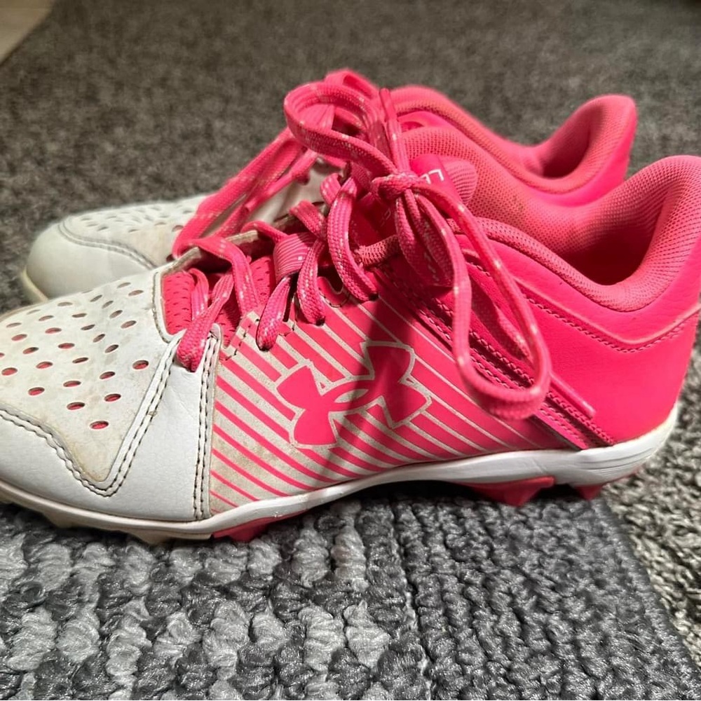 Girls Softball cleats. Size 2.